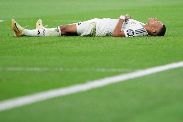 西班牙4-0客胜格鲁吉亚基本直通世界杯，奥亚萨瓦尔两射一传