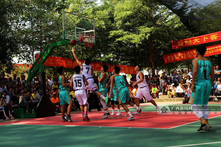 南昌马术俱乐部骑手包揽武汉马运会场地障碍60-80CM级别个人赛冠亚军