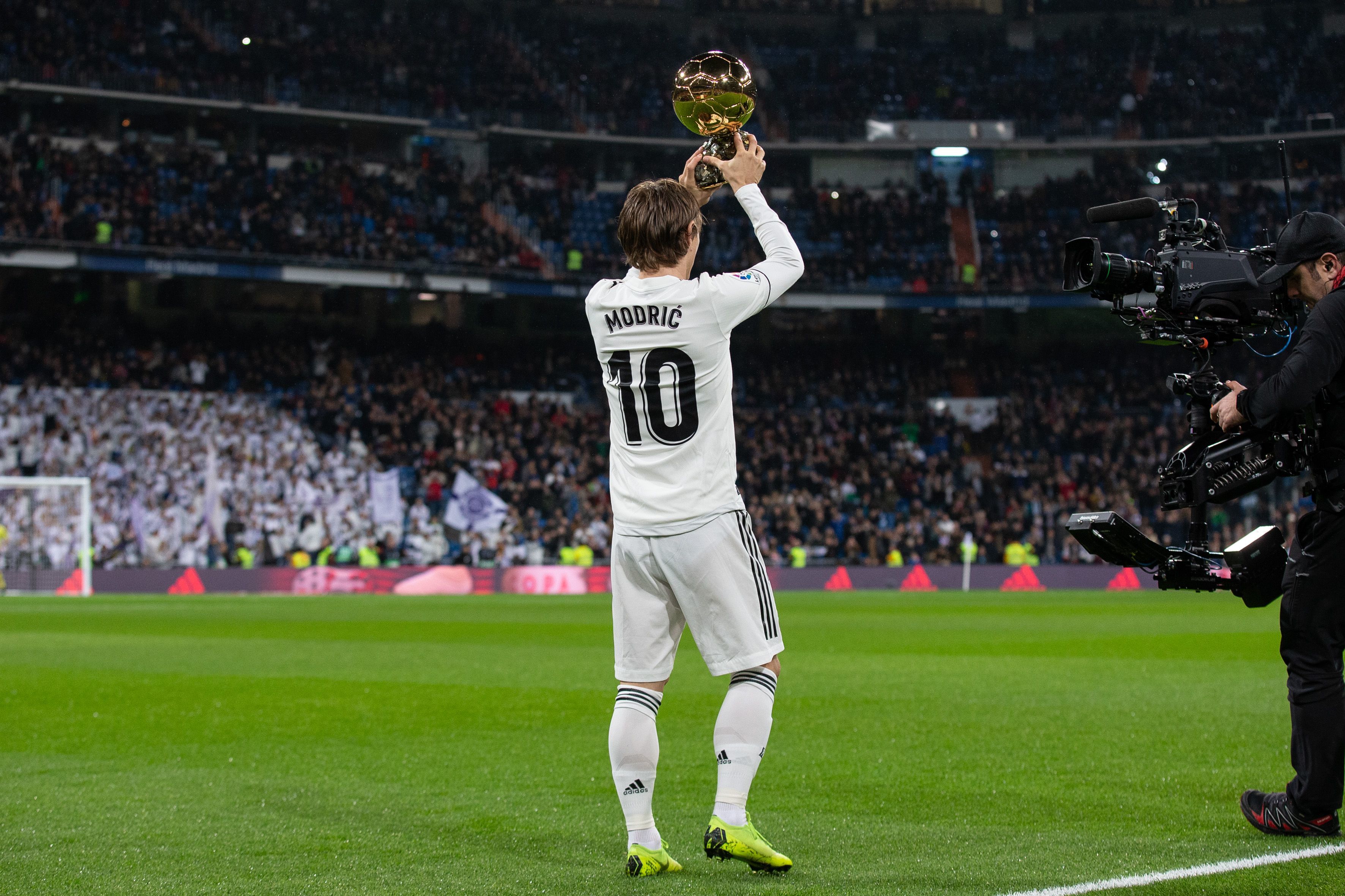 利物浦对罗德里戈兴趣浓厚，其连续31场未进球创纪录，皇马愿以高价出售。