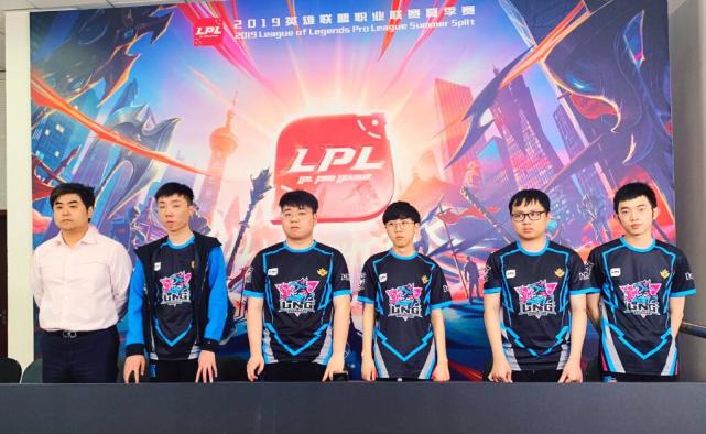 联时无疑是 联时无疑是